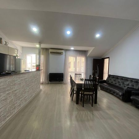 Apartment On Luka Asatiani 2 Batumi Ngoại thất bức ảnh